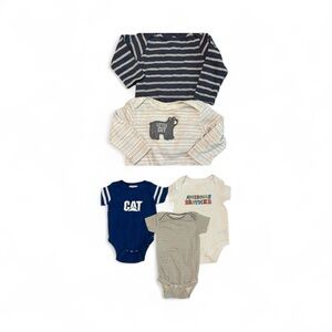 Striped Bear and Graphic Baby long sleeve and short sleeve Onesies Set 6/9 mo